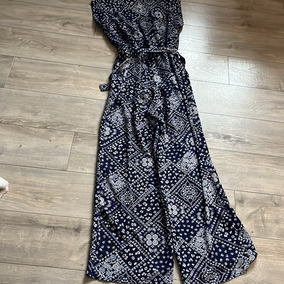 Blue and White Patterned Jumpsuit, Size Medium - Picture 14 of 15